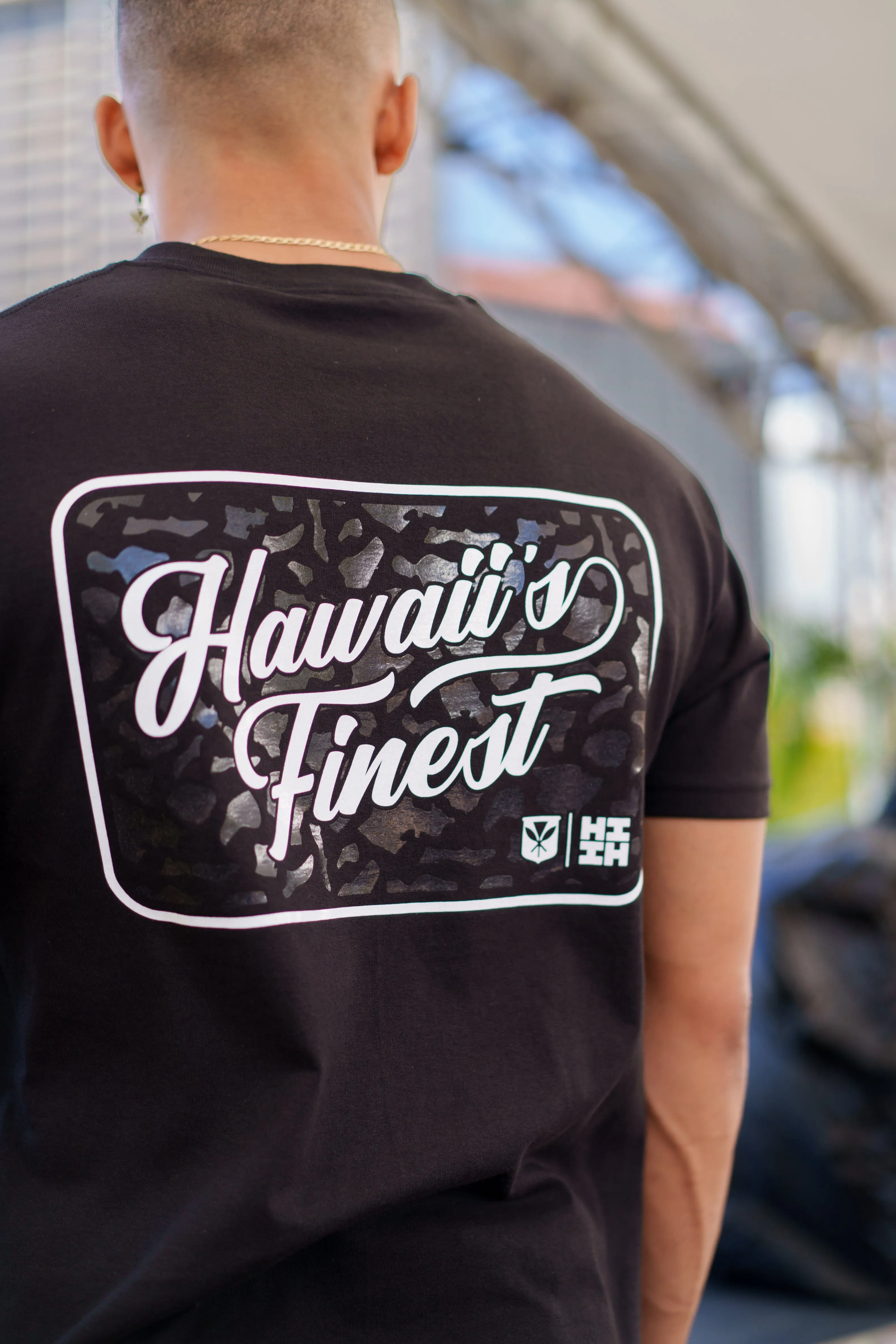ISLAND FRAME BW T-SHIRT (ALL SALES FINAL)